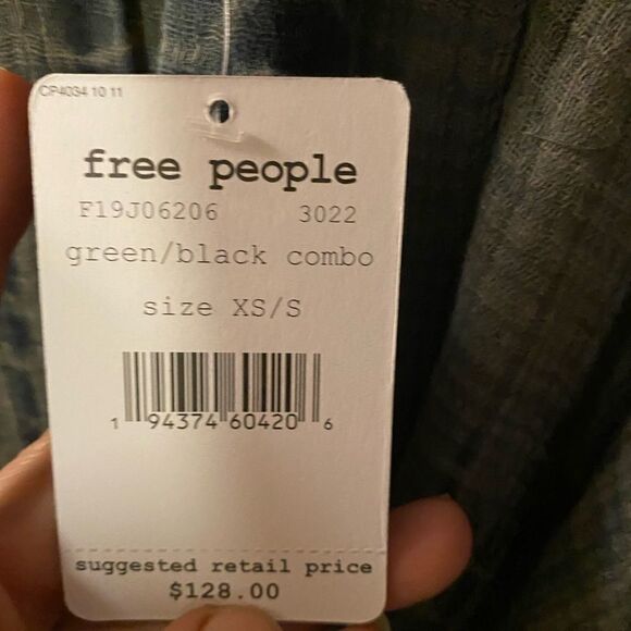 𝅺FREE people top - Picture 3 of 3